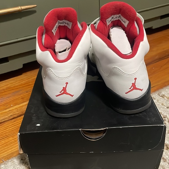 Air Jordan 5 Retro (gs) 2013 - Picture 3 of 9